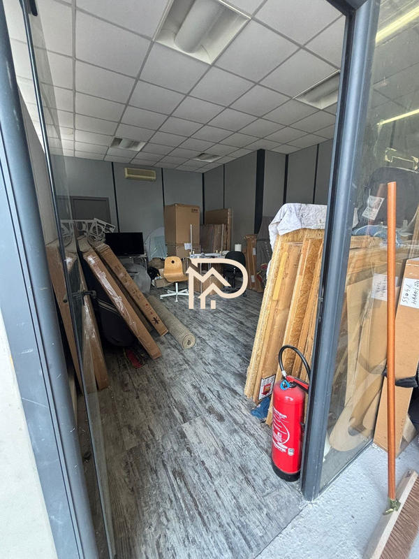 Local d'activités - 270 m²