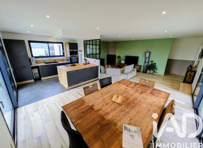 Maison - 140 m² - 5 pièces