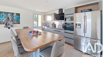 Maison - 184 m² - 8 pièces