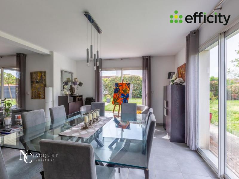 Maison - 161 m² - 7 pièces