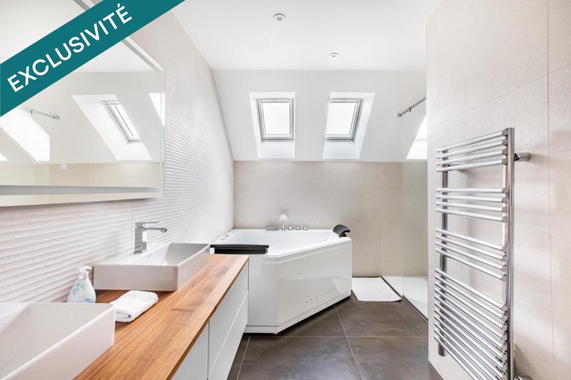 Maison - 240 m² - 10 pièces