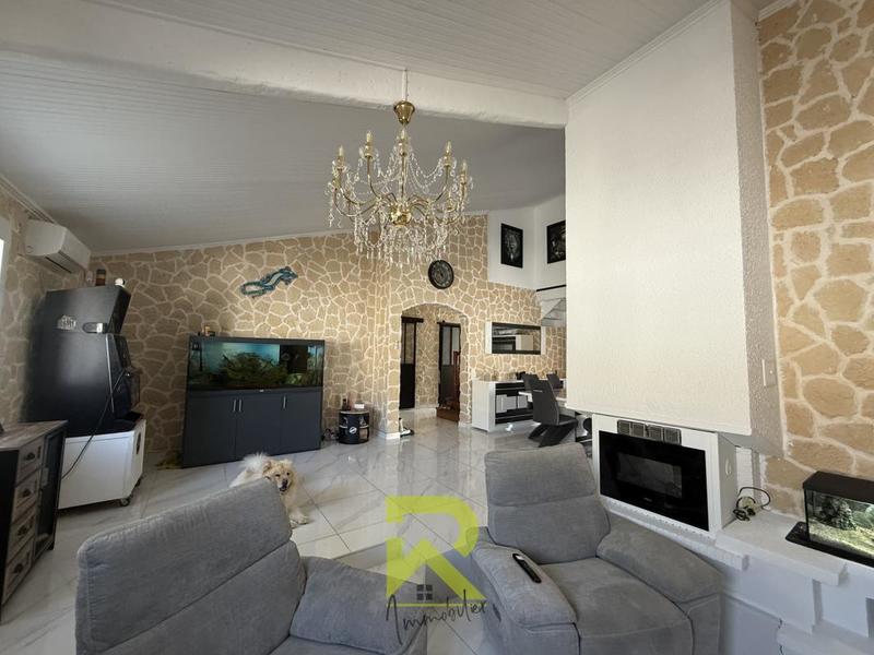 Villa - 161 m² - 6 pièces