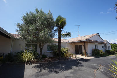 Maison - 180 m² - 6 pièces