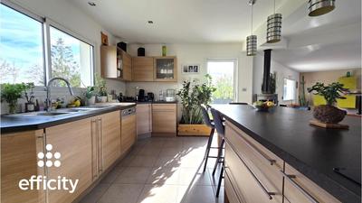 Maison - 181 m² - 9 pièces