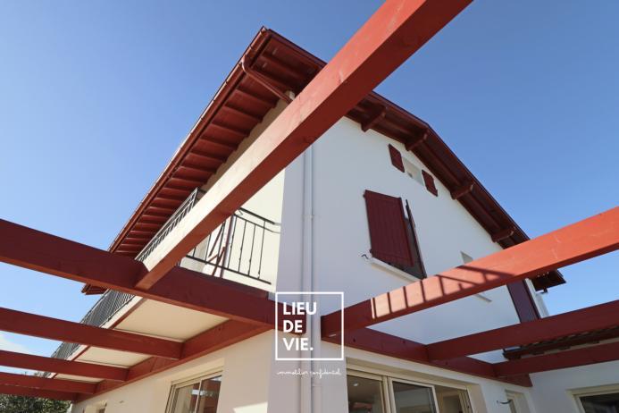 Maison ancienne - 325 m² - 9 pièces