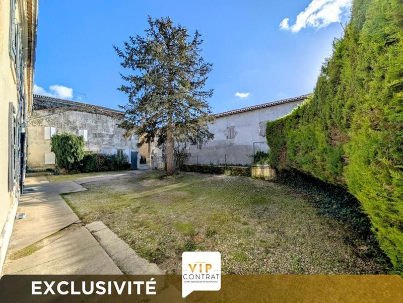 Maison - 264 m² - 9 pièces