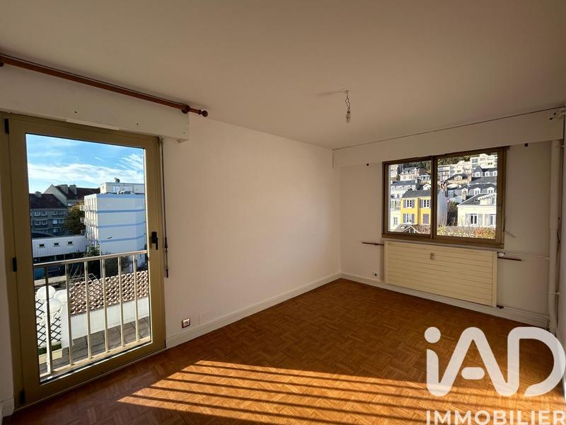 Appartement - 99 m² - 5 pièces