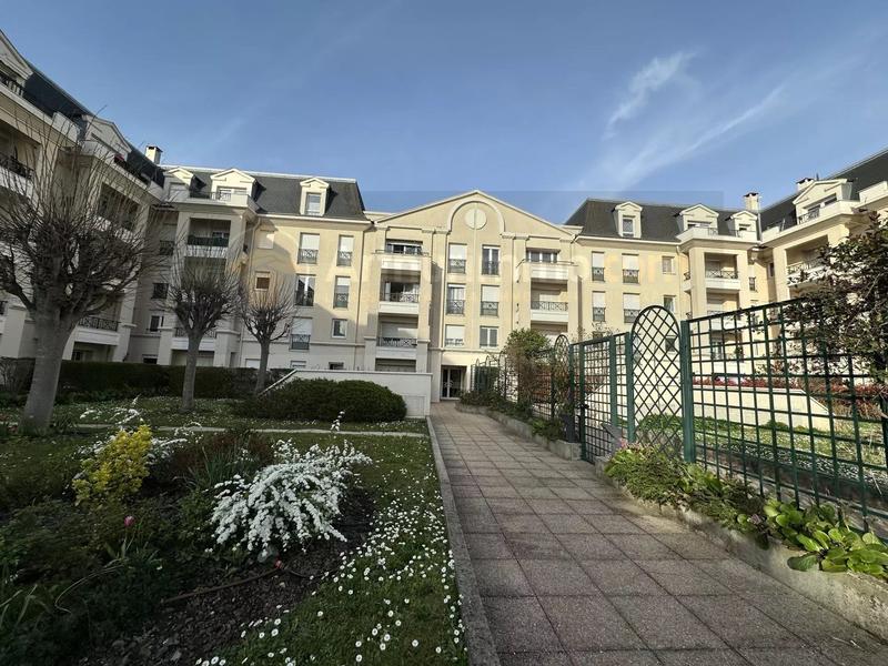 Appartement - 102 m² - 5 pièces