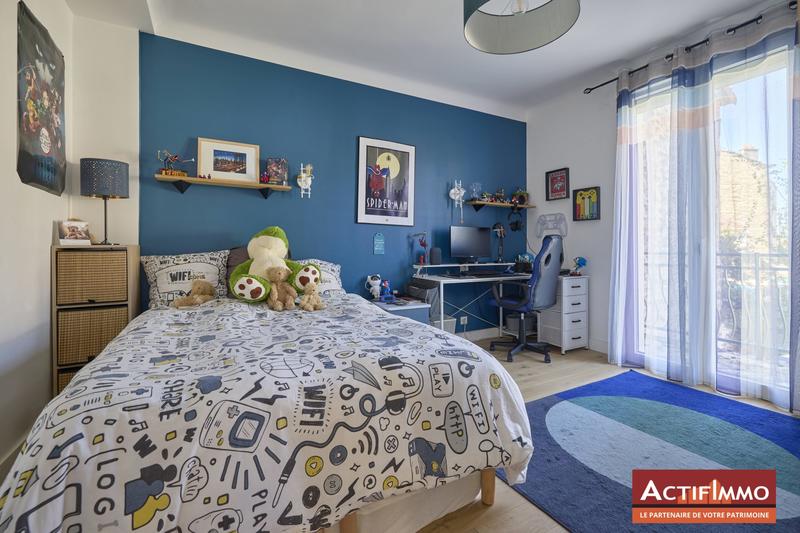 Maison contemporaine - 250 m² - 7 pièces