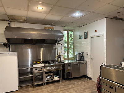 Local commercial - 100 m² - 1 pièce