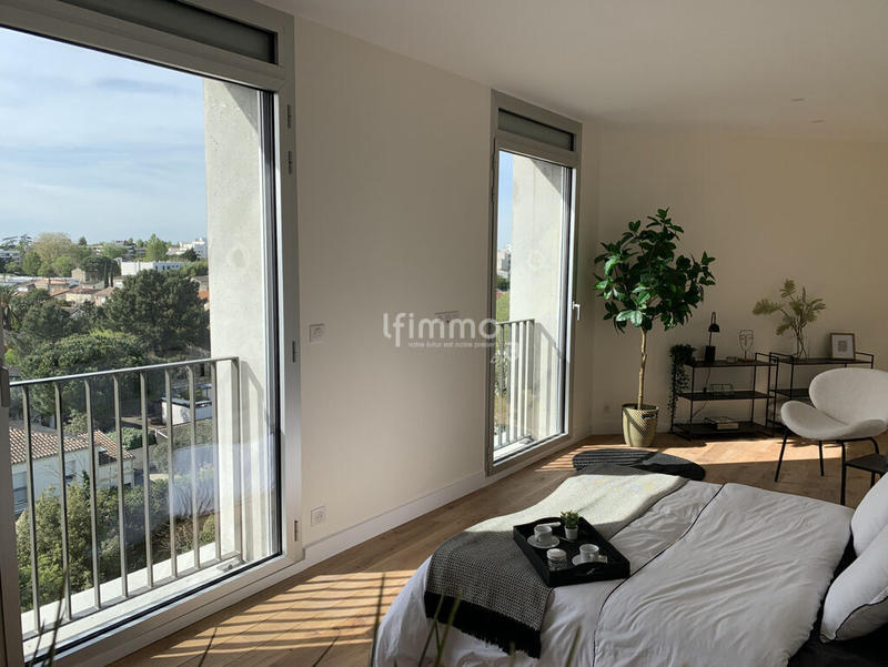 Loft - 125 m² - 4 pièces