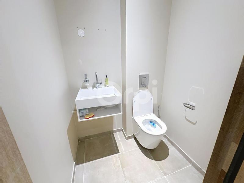 Maison - 121 m² - 6 pièces