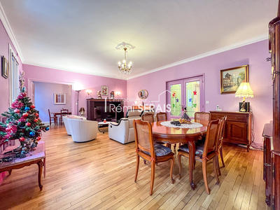 Appartement - 140 m² - 5 pièces