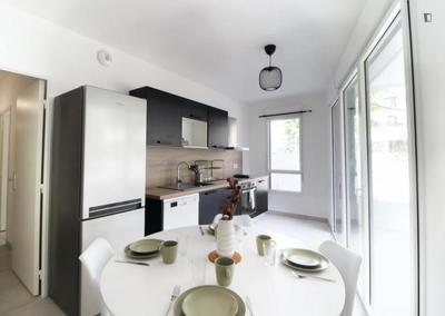 Chambre - 13 m² - 5 pièces