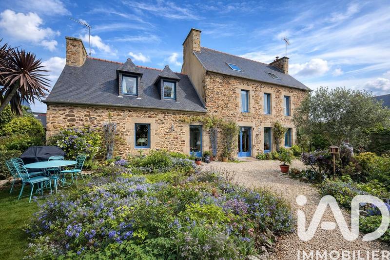 Maison - 186 m² - 8 pièces