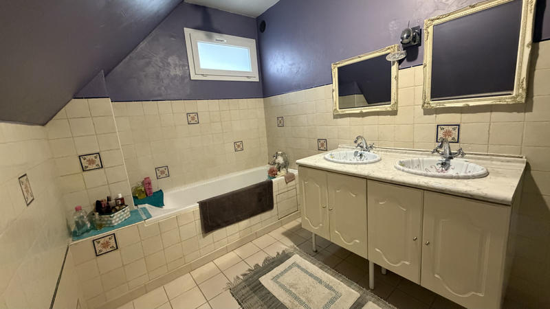 Maison - 80 m² - 5 pièces