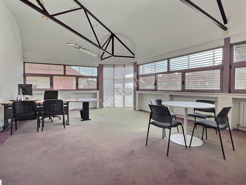Bureau - 500 m²
