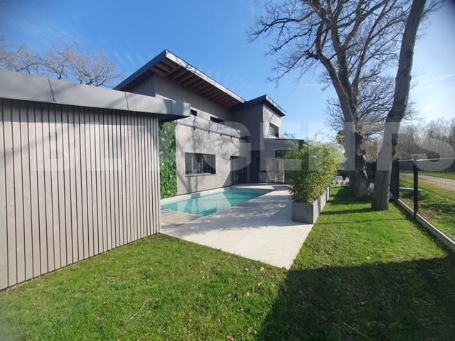 Maison - 175 m² - 5 pièces