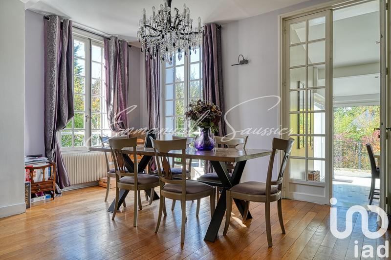 Maison - 227 m² - 9 pièces