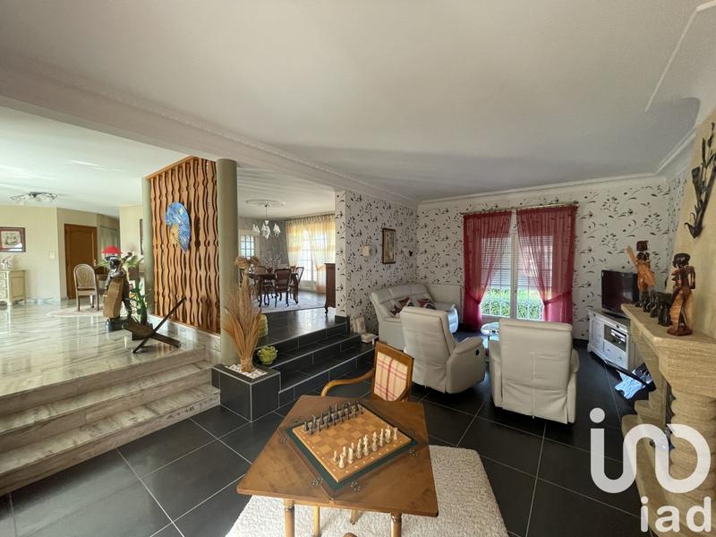 Maison - 317 m² - 12 pièces