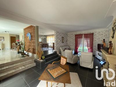 Maison - 317 m² - 12 pièces