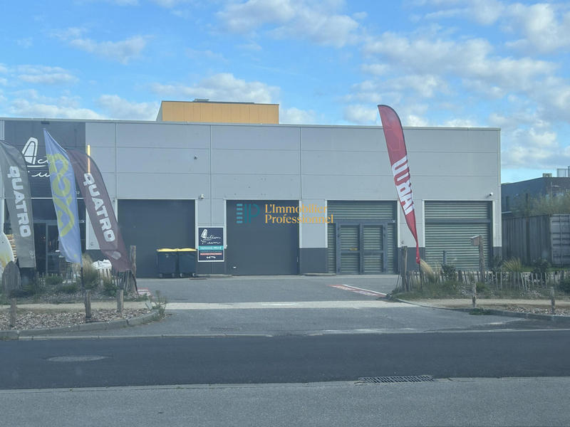 Local d'activités - 304 m²