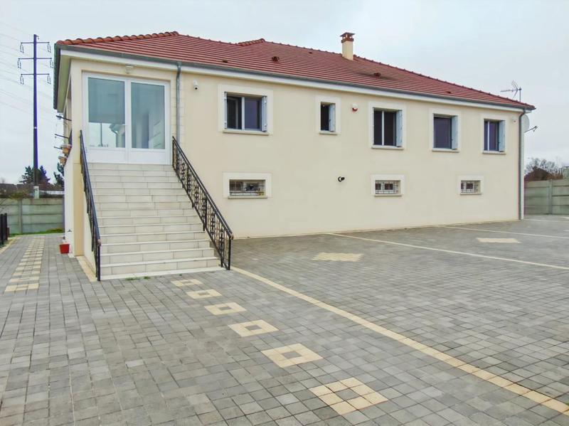 Maison - 145 m² - 9 pièces