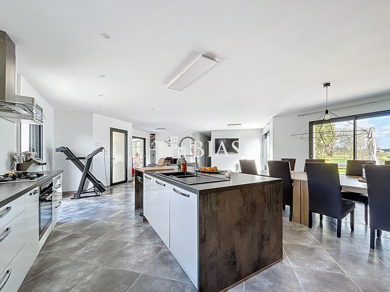 Maison contemporaine - 172 m² - 5 pièces