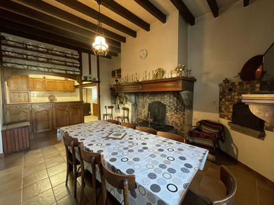 Maison - 212 m² - 7 pièces