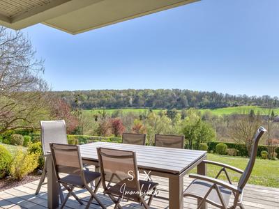 Maison - 270 m² - 9 pièces