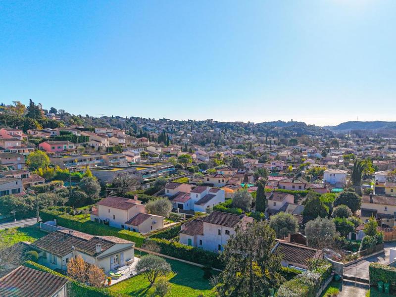 Maison - 200 m² - 7 pièces