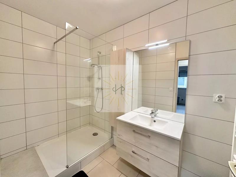 Appartement - 77 m² - 5 pièces