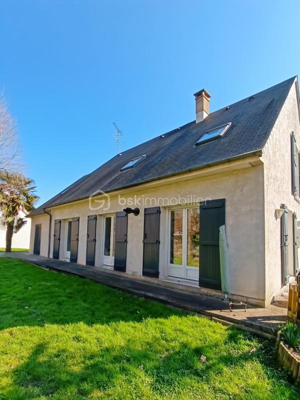 Maison traditionnelle - 162 m² - 7 pièces