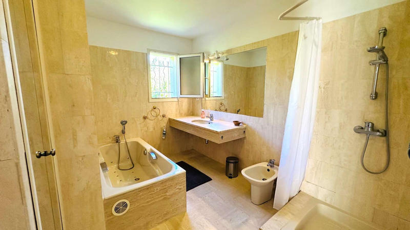 Villa - 250 m² - 10 pièces