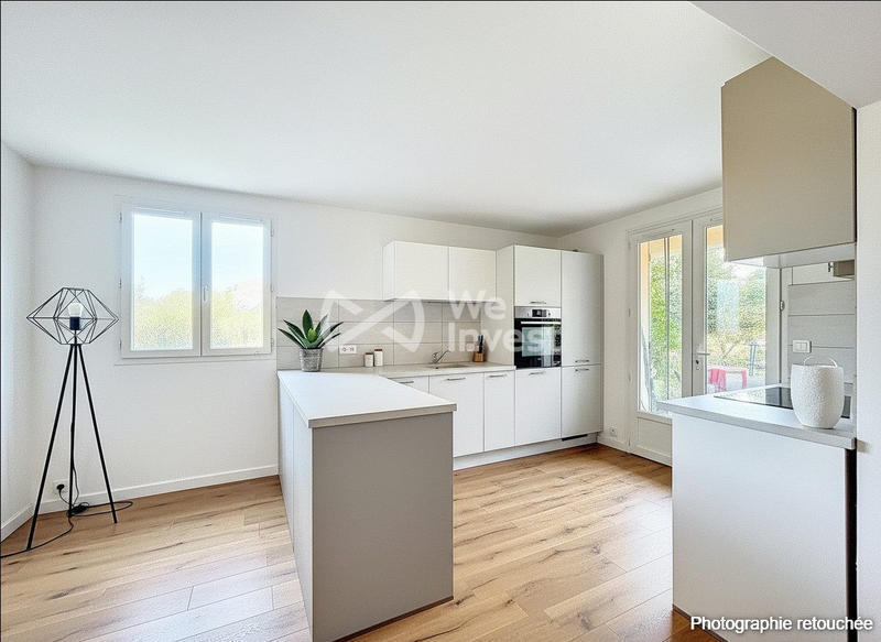 Maison traditionnelle - 230 m² - 9 pièces