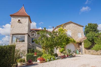 Demeure - 135 m² - 5 pièces