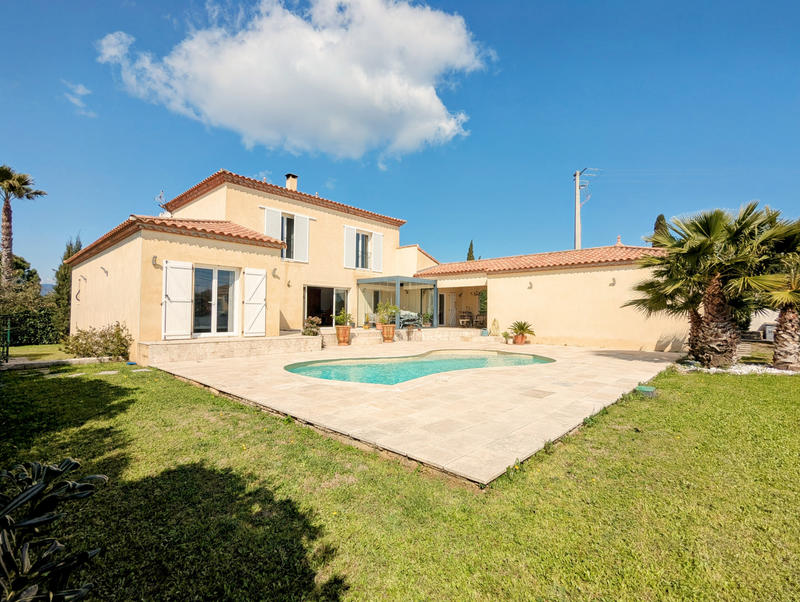 Villa - 196 m² - 6 pièces