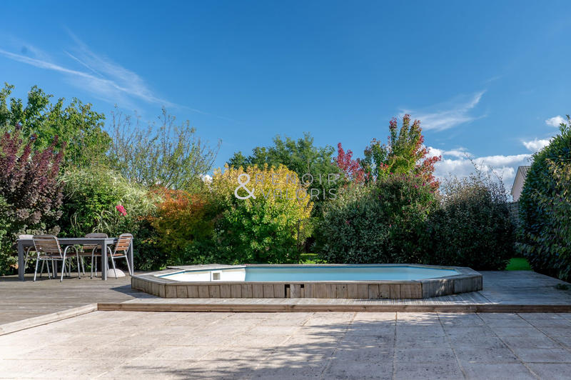 Maison - 270 m² - 7 pièces