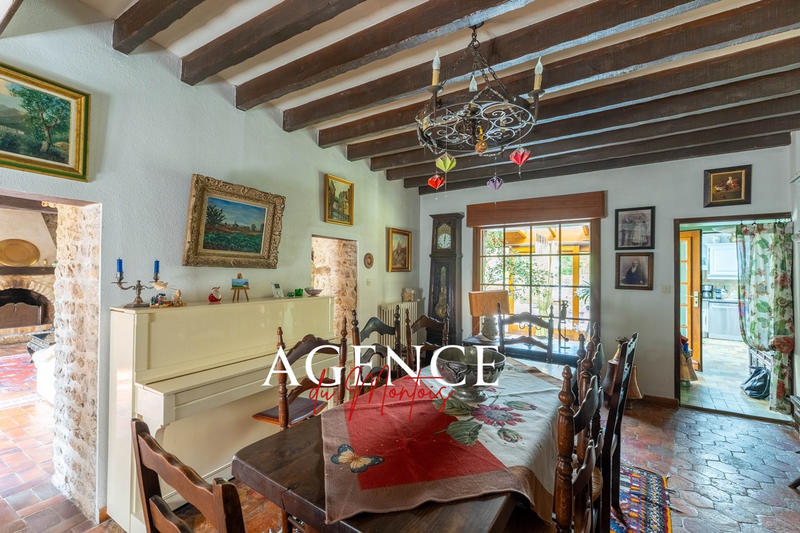 Maison - 203 m² - 7 pièces