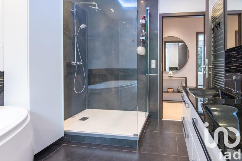 Appartement - 98 m² - 5 pièces