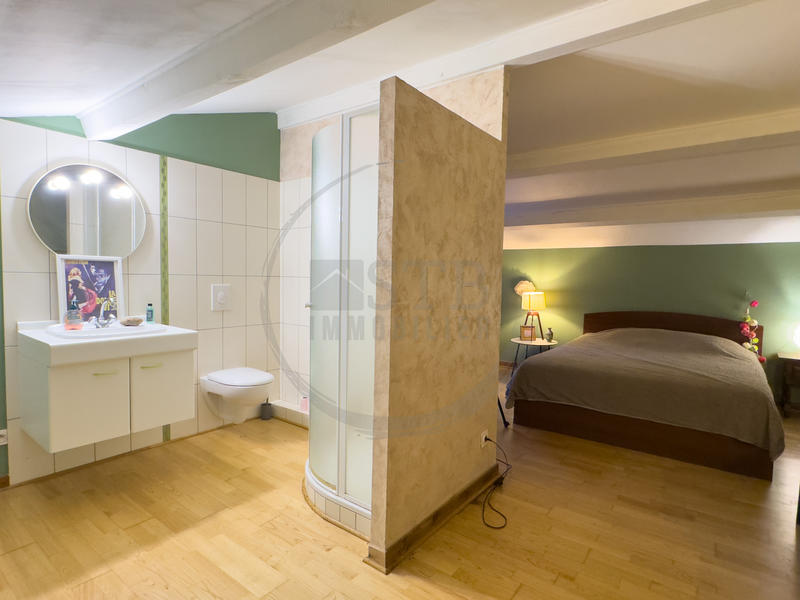 Maison - 211 m² - 7 pièces