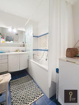 Appartement - 77 m² - 3 pièces