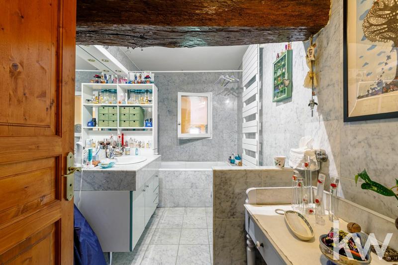 Maison - 210 m² - 7 pièces