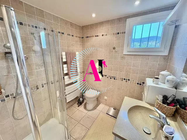 Maison traditionnelle - 130 m² - 6 pièces