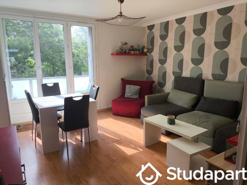 Chambre - 12 m² - 1 pièce