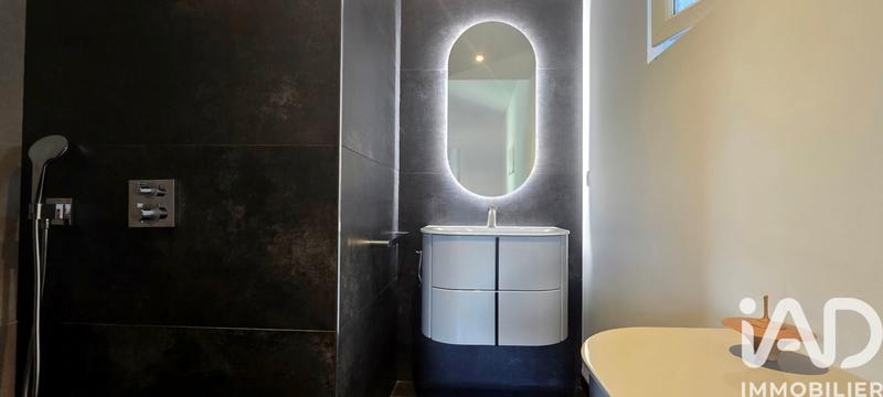 Maison - 177 m² - 8 pièces