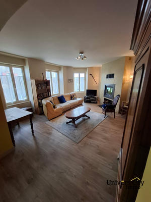 Maison traditionnelle - 151 m² - 7 pièces