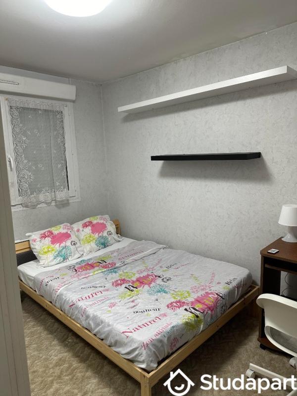 Chambre - 11 m² - 1 pièce