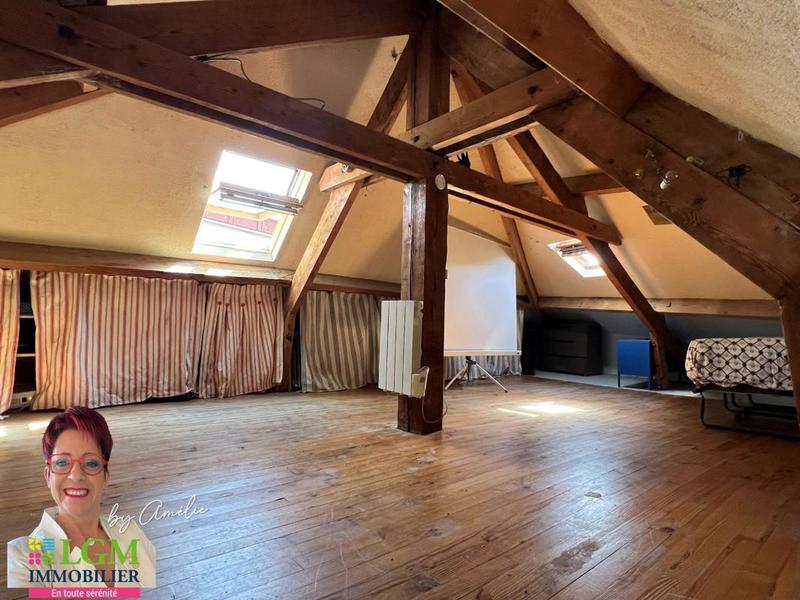 Maison - 230 m² - 6 pièces