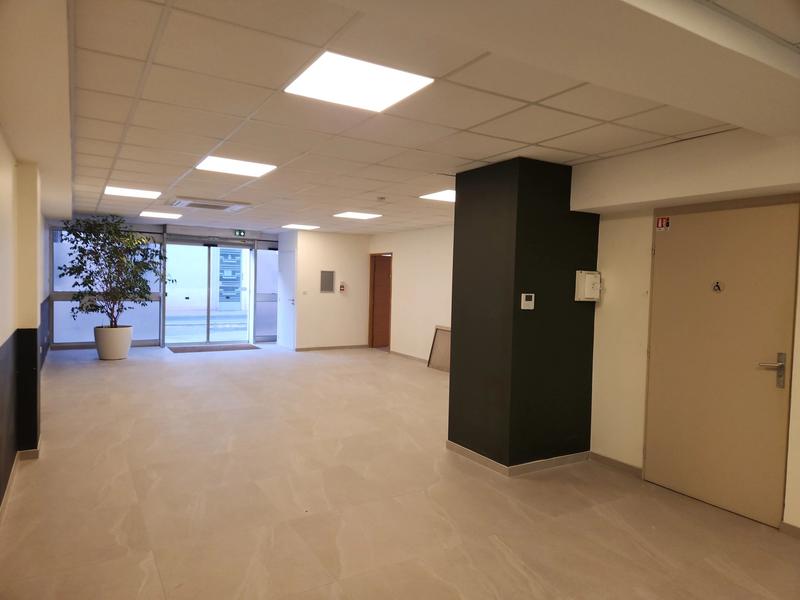 Local d'activités - 280 m² - 6 pièces